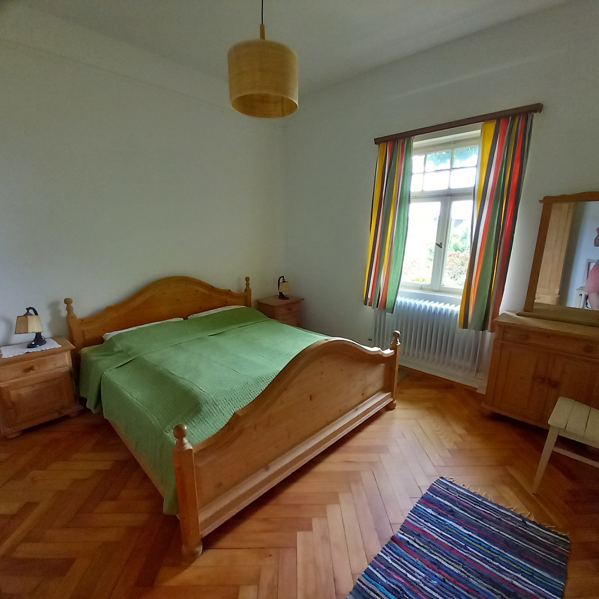Schlafzimmer 1